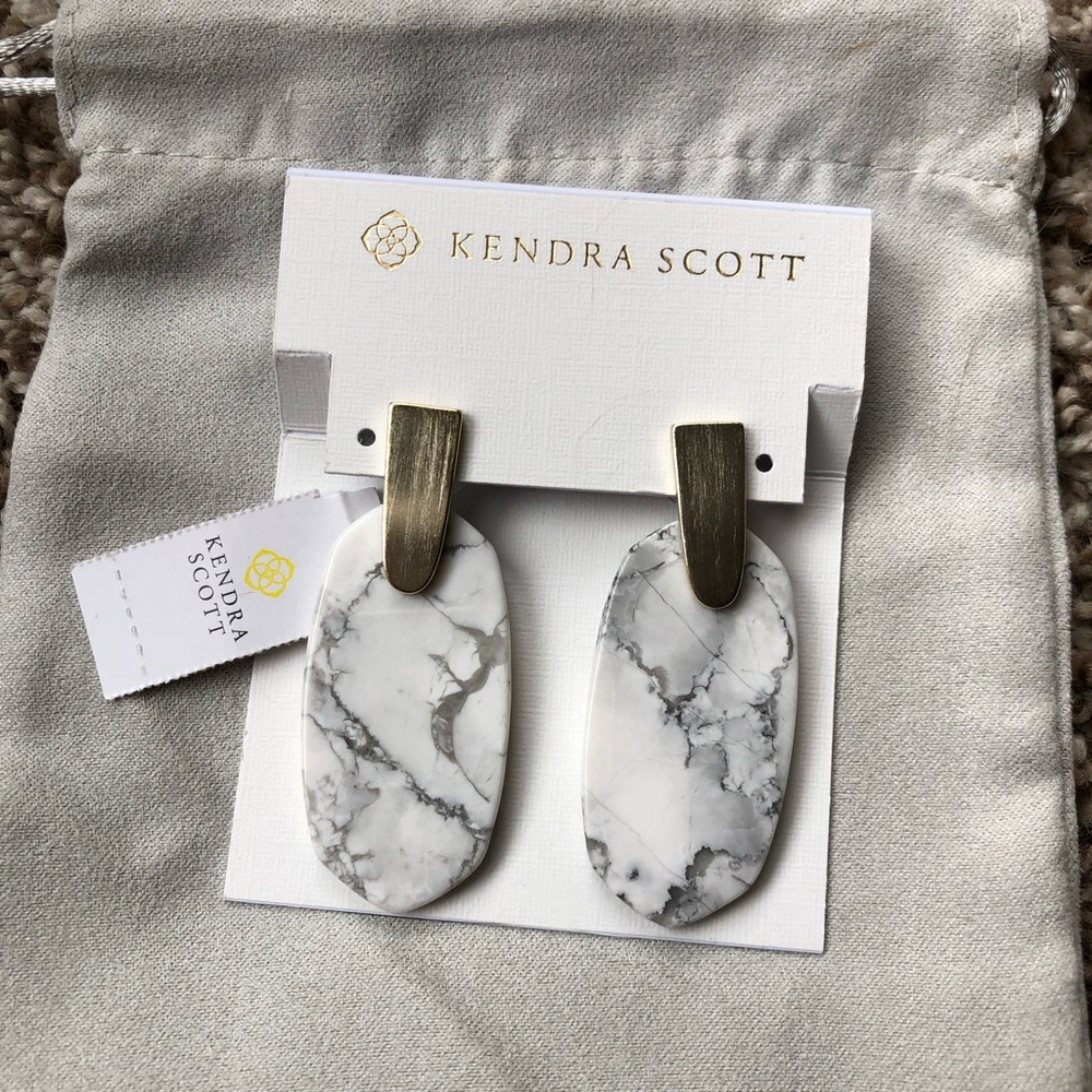NWT Kendra Scott Aragon Earrings